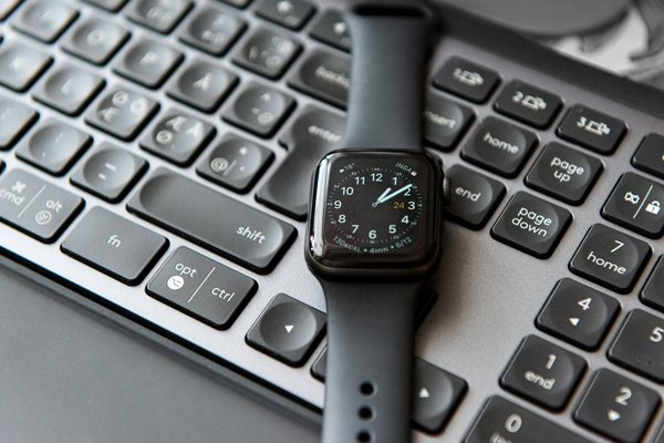 Les nouveaux gadgets technologiques pour aider les seniors à vivre plus confortablement